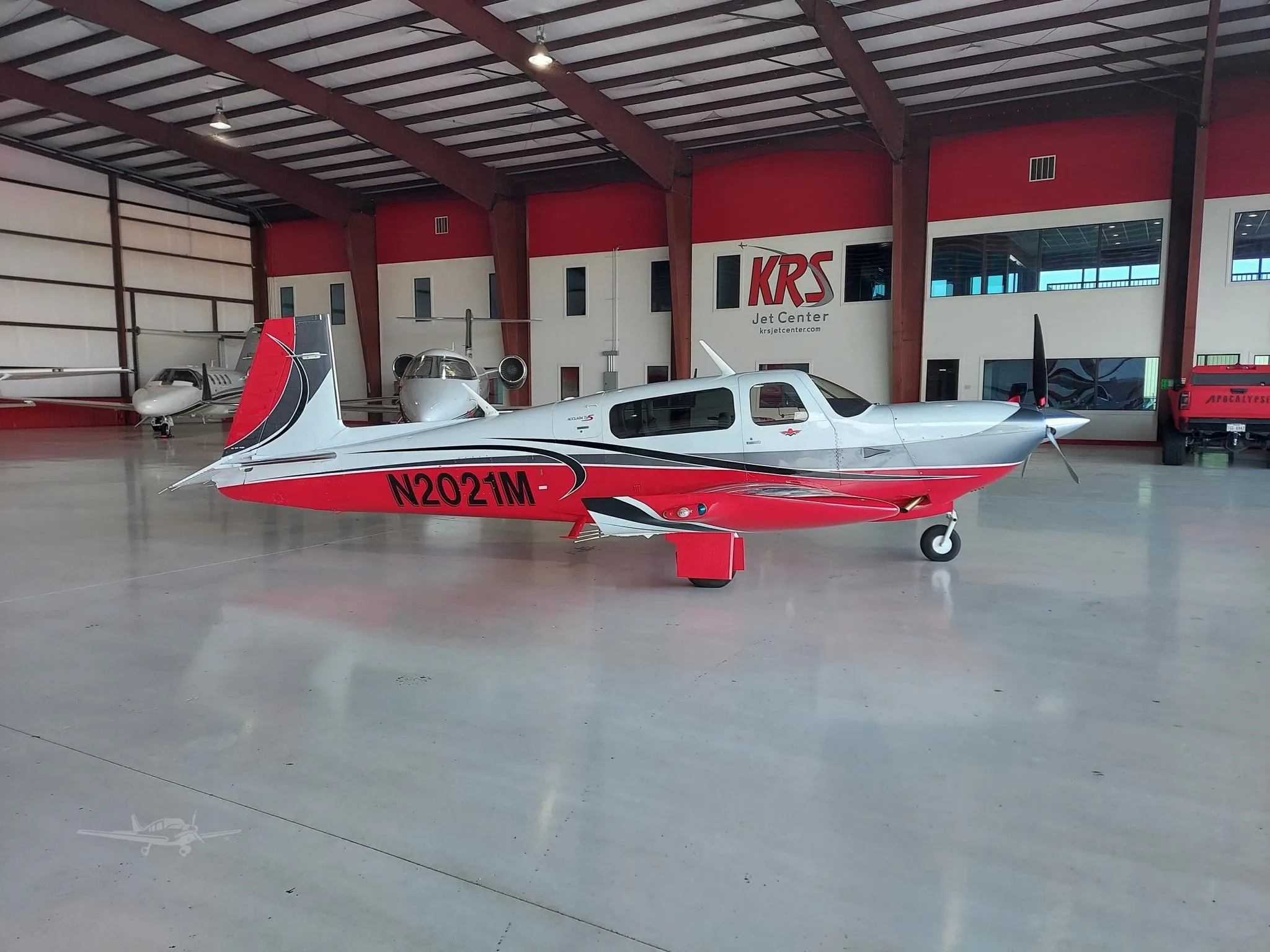 Exterior view of a 2016 MOONEY ACCLAIM TYPE S, N2021M.