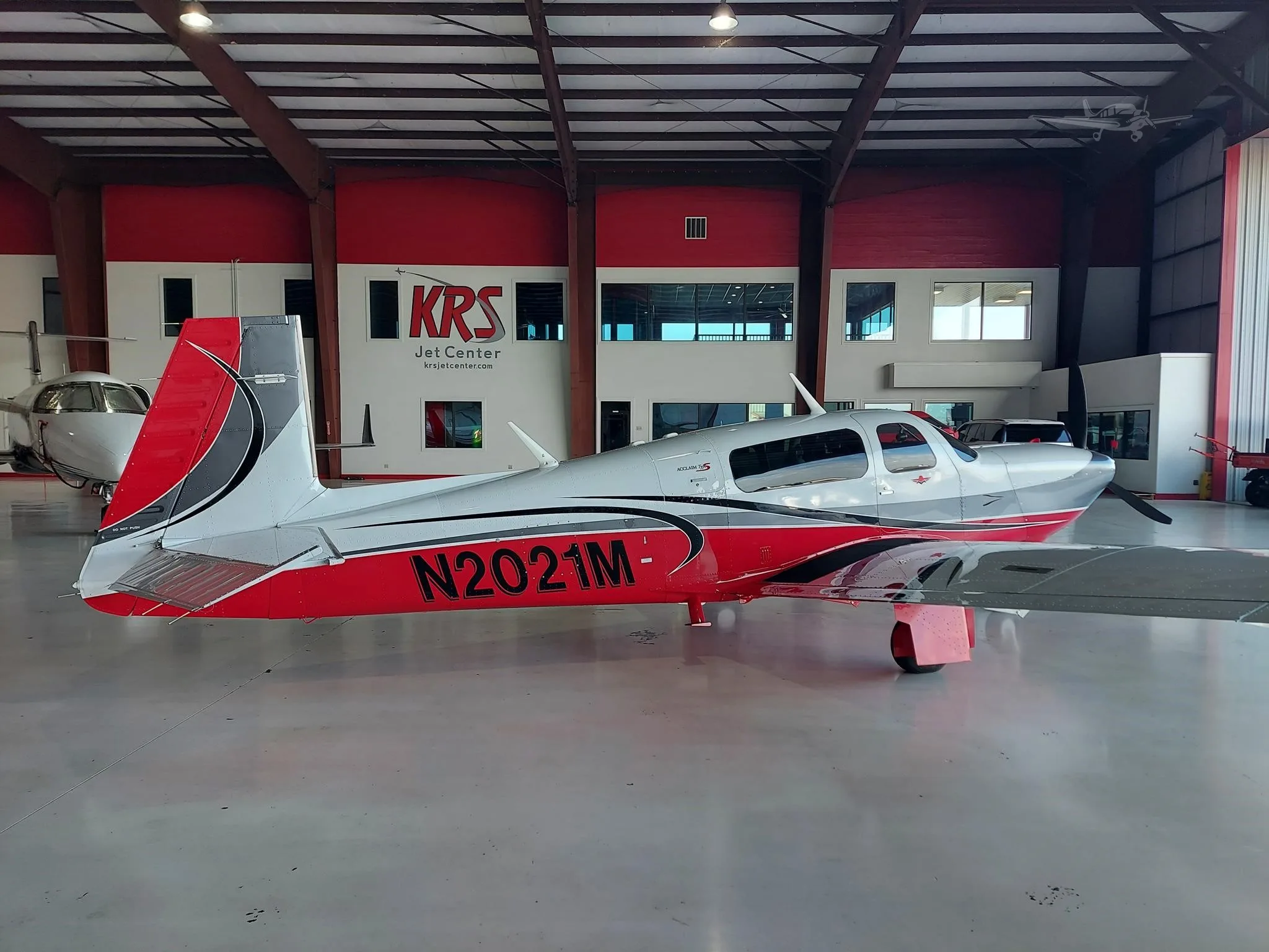 Exterior view of a 2016 MOONEY ACCLAIM TYPE S, N2021M.