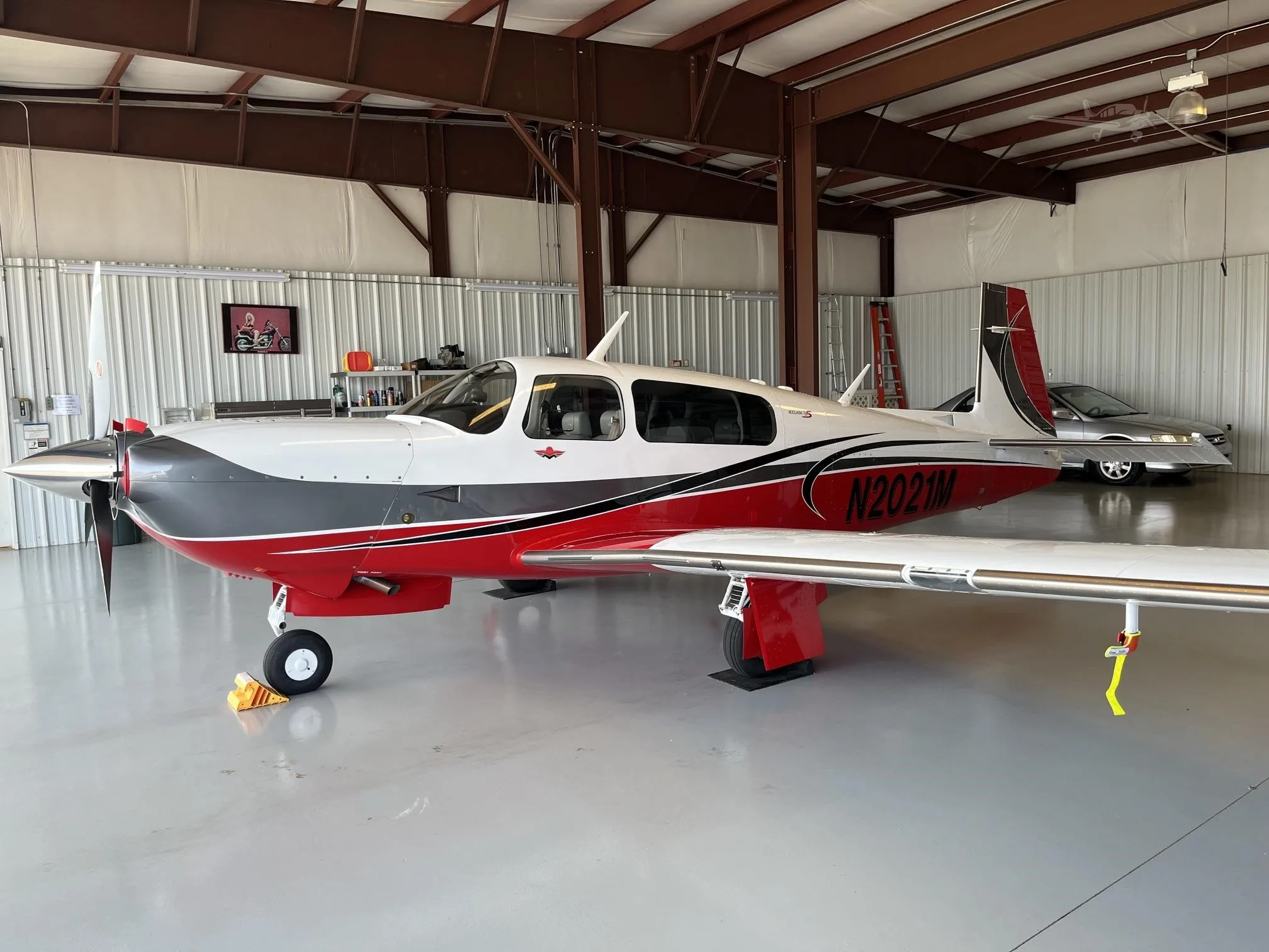 Exterior view of a 2016 MOONEY ACCLAIM TYPE S, N2021M.