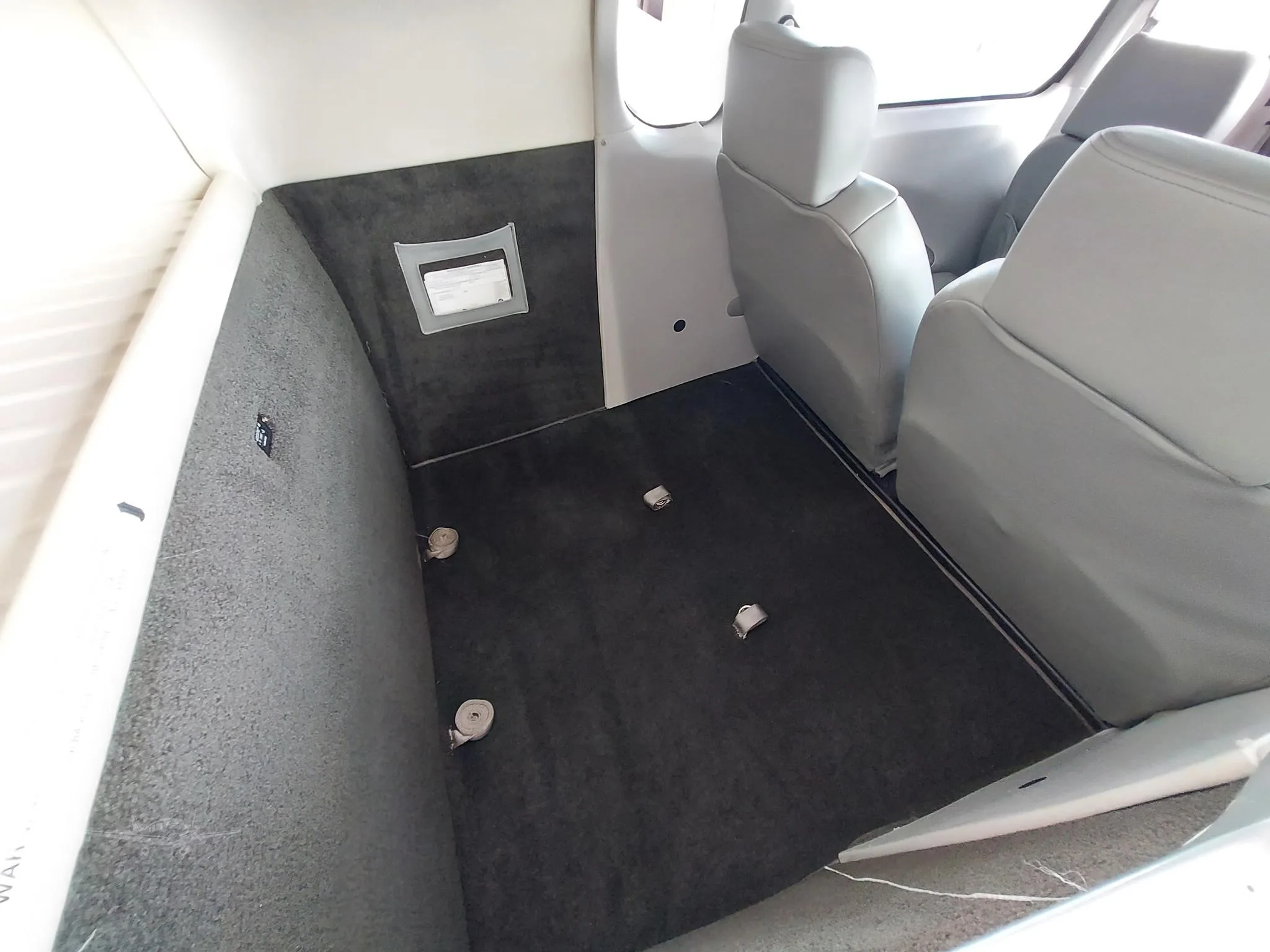 Cabin interior of a 2016 MOONEY ACCLAIM TYPE S.