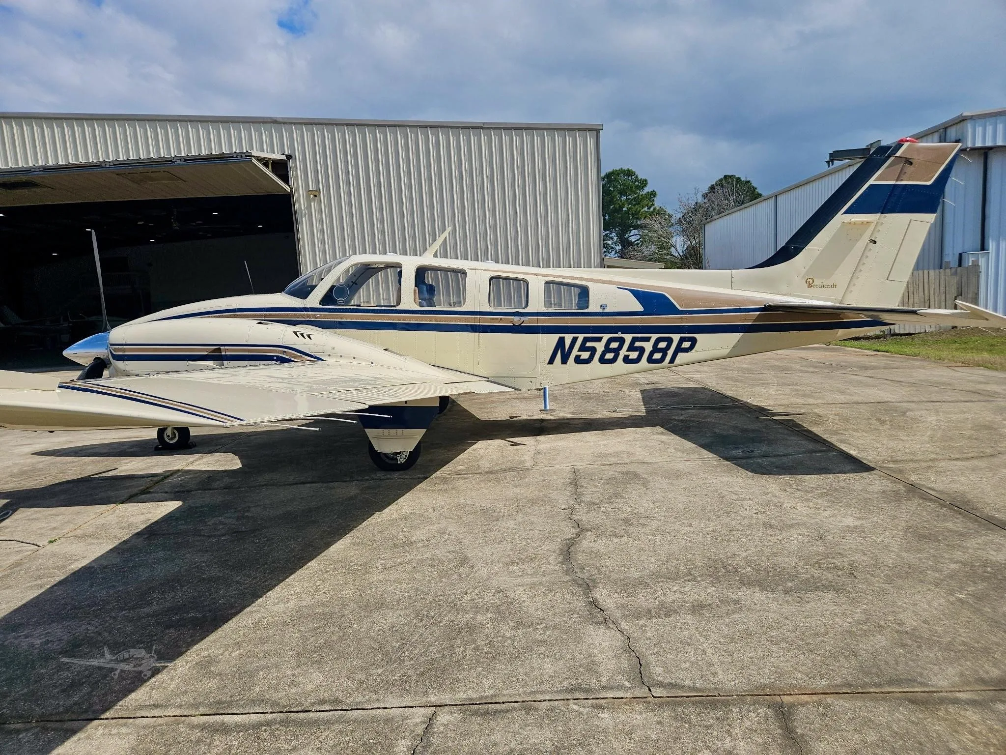 Exterior view of a 1984 BEECHCRAFT 58P BARON, N5858P.