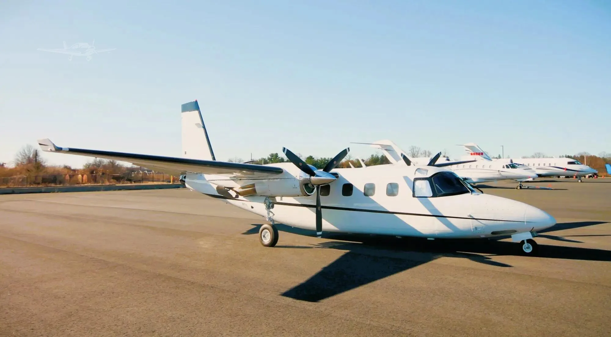 Exterior view of a COMMANDER 900, N913NL.