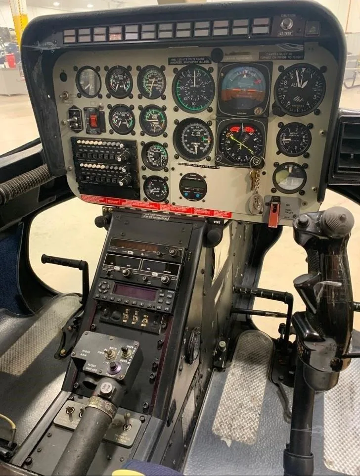 Cockpit and instrument panel of a 1998 BELL 206L-4.