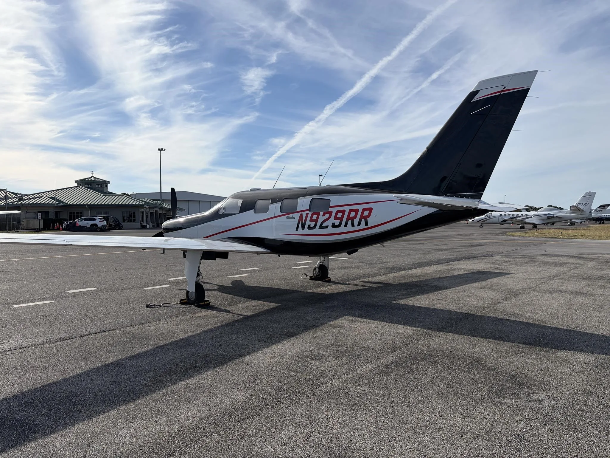 Exterior view of a 1997 PIPER MALIBU MIRAGE, N929RR.