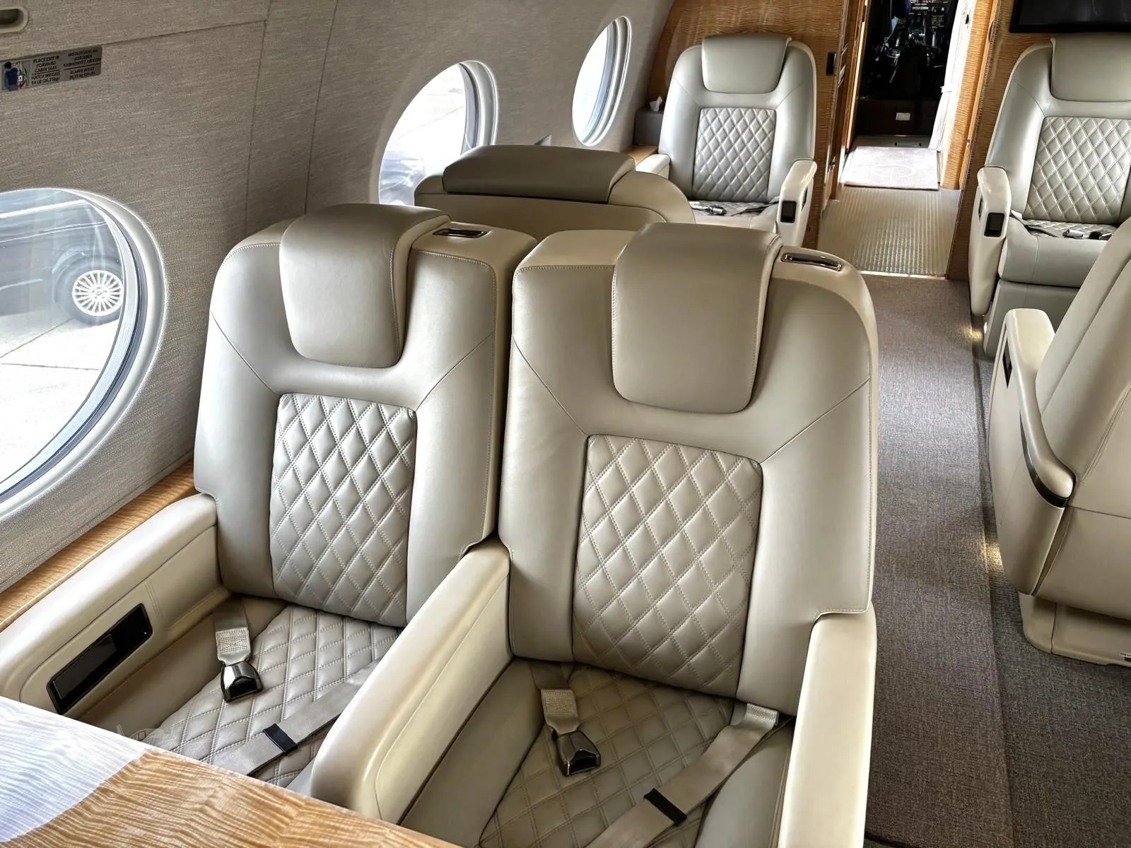 Cabin interior of a 2020 GULFSTREAM G500.