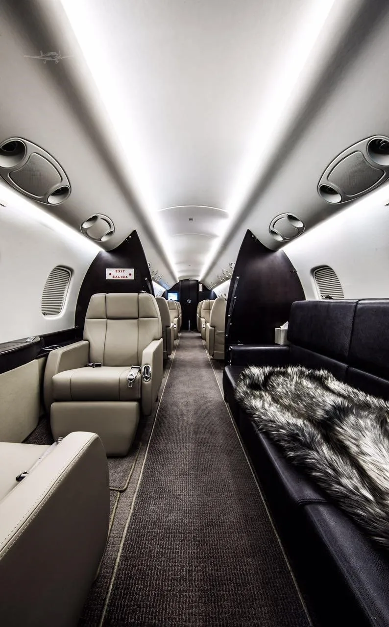 Cabin interior of a 2006 EMBRAER LEGACY 600.
