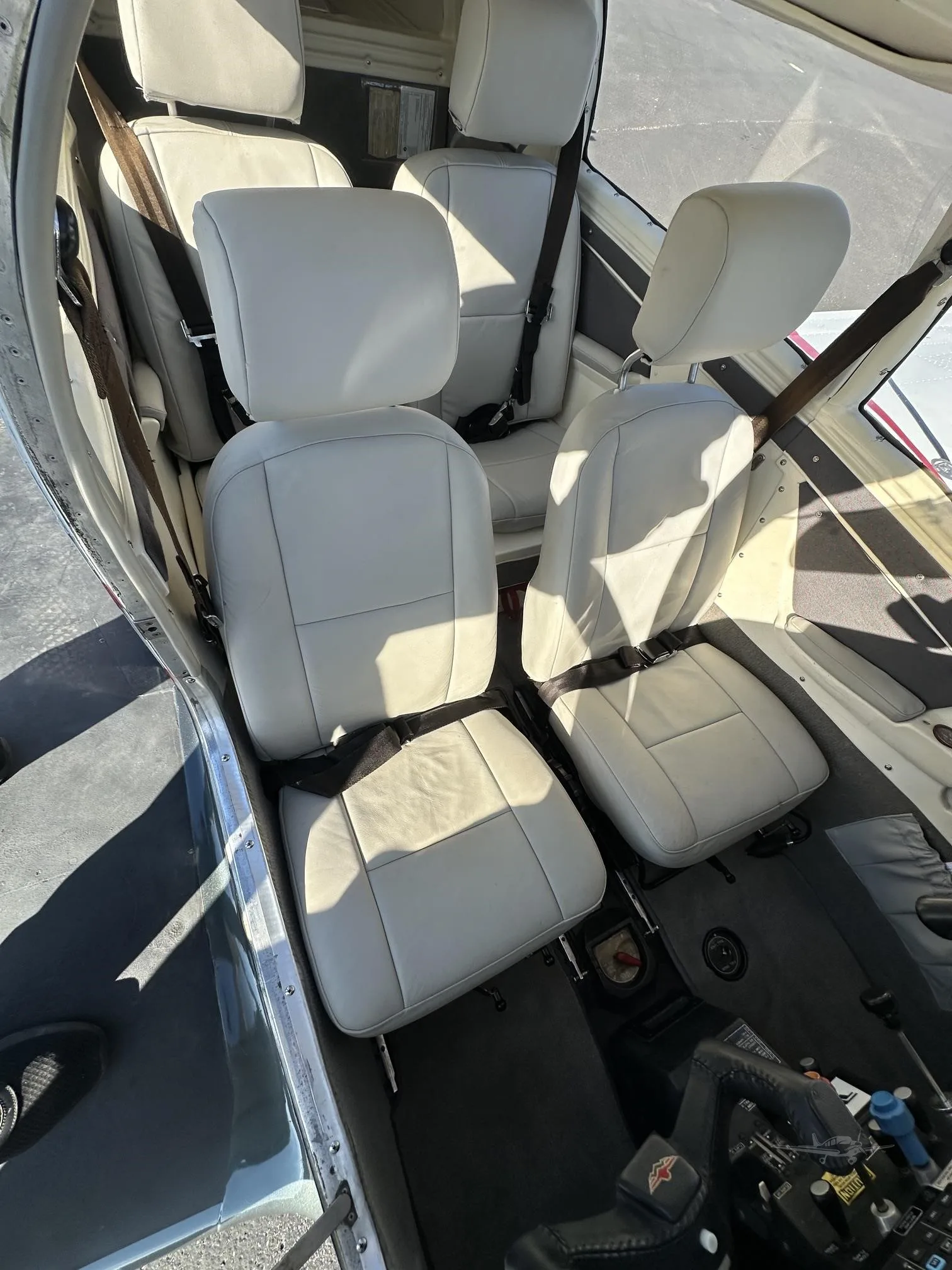 Cabin interior of a 1985 MOONEY M20K 231.