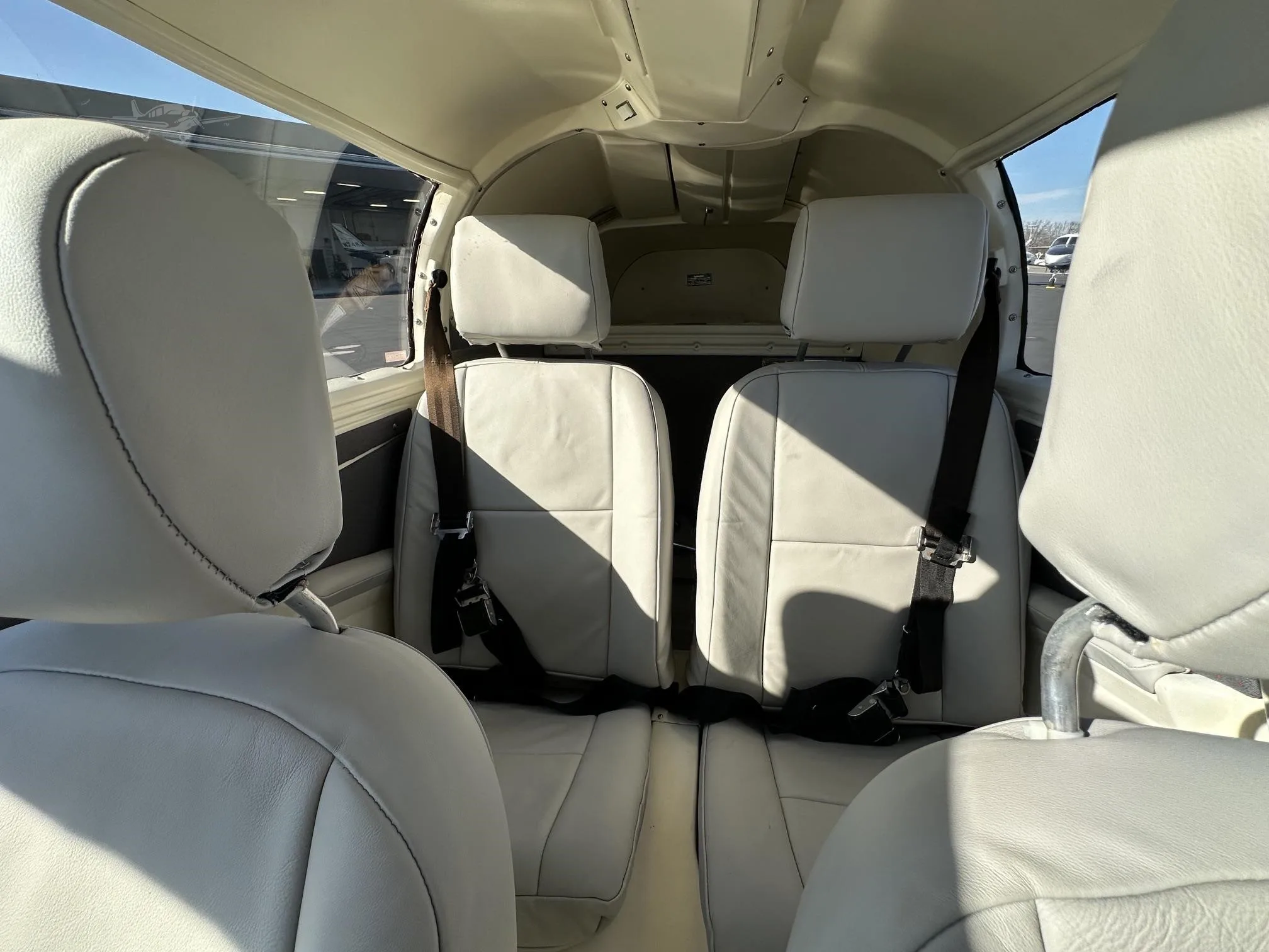 Cabin interior of a 1985 MOONEY M20K 231.