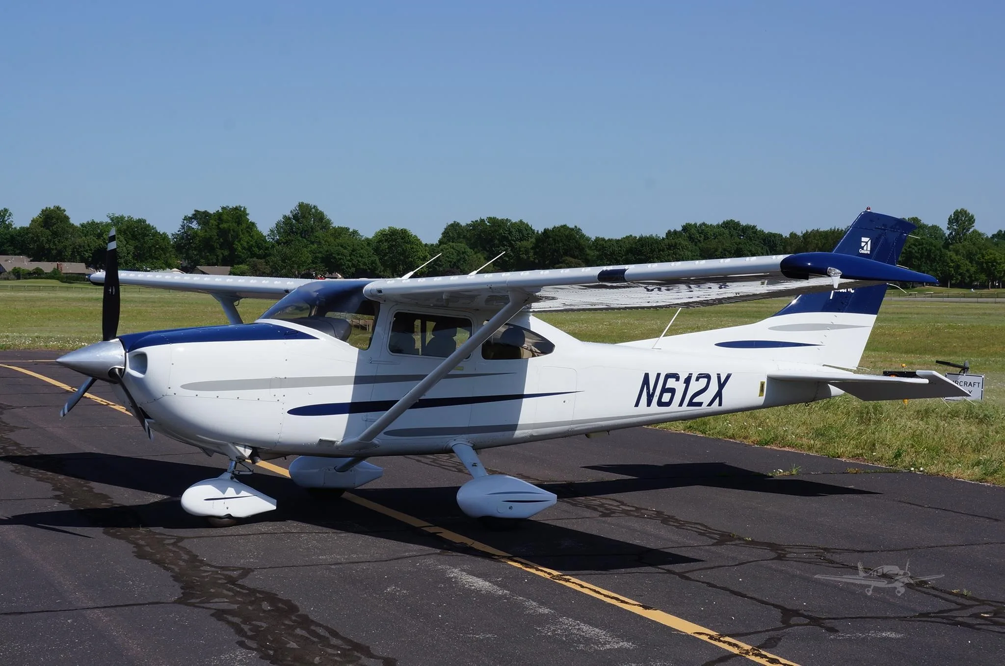 Exterior view of a 2003 CESSNA TURBO 182T SKYLANE, N612X.