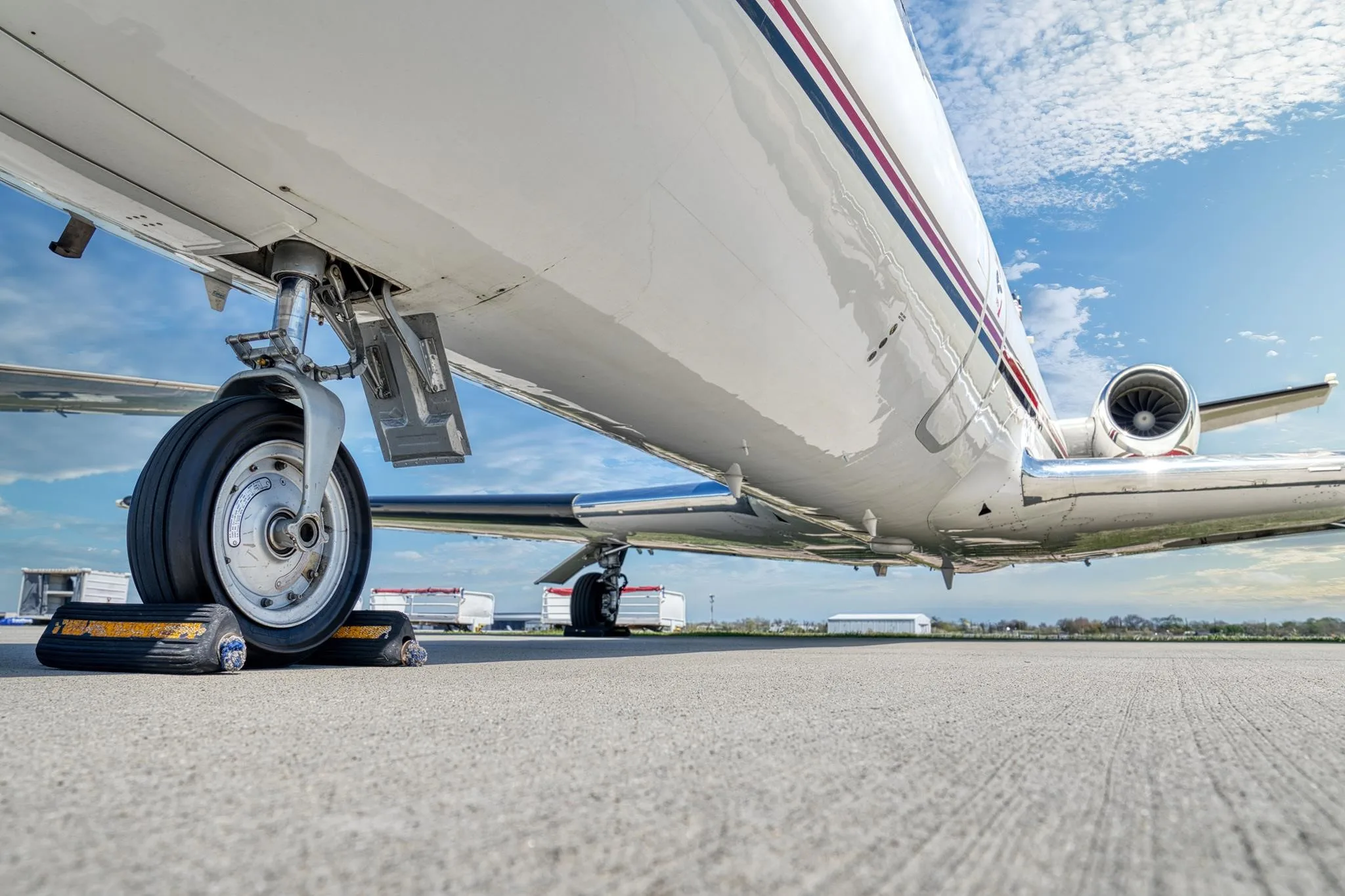Exterior view of a 1996 CESSNA CITATION V ULTRA, N560PE.