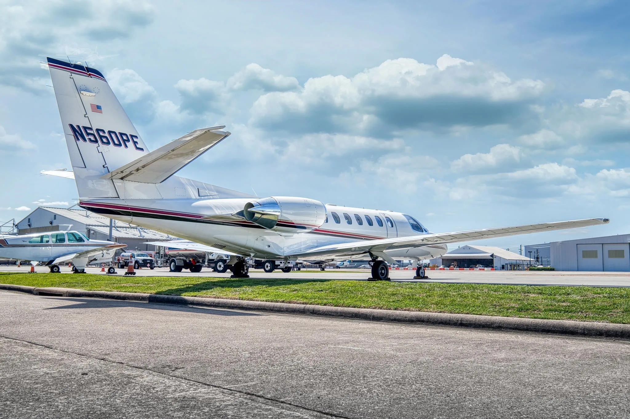 Exterior view of a 1996 CESSNA CITATION V ULTRA, N560PE.