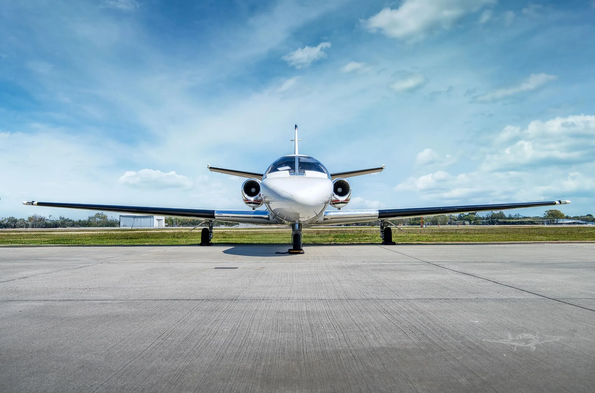 Exterior view of a 1996 CESSNA CITATION V ULTRA, N560PE.
