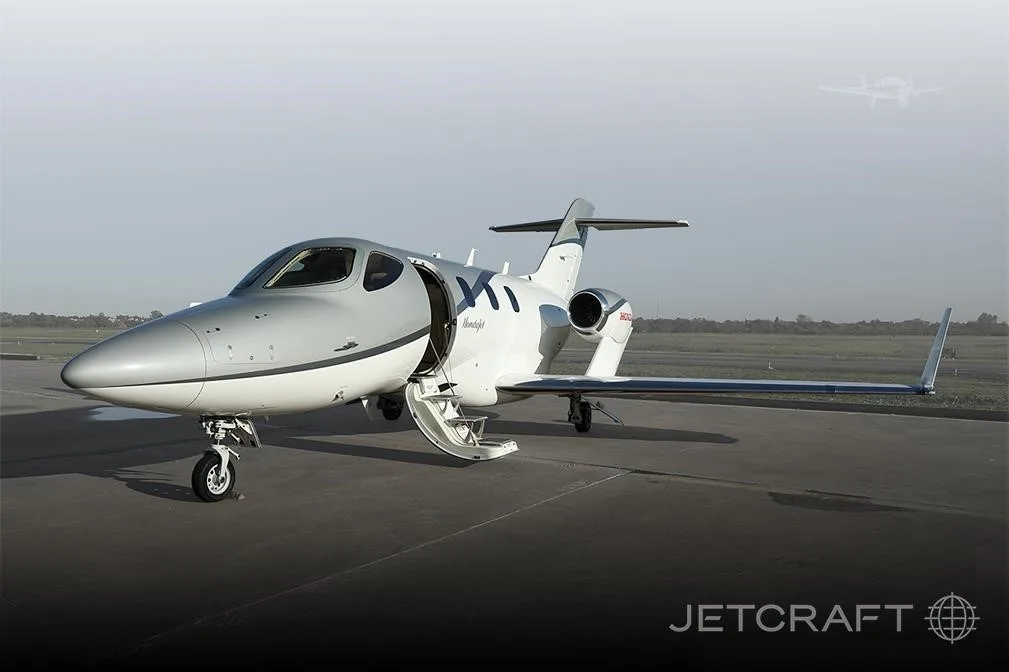 Exterior view of a 2018 HONDA JET, LV-HWA.