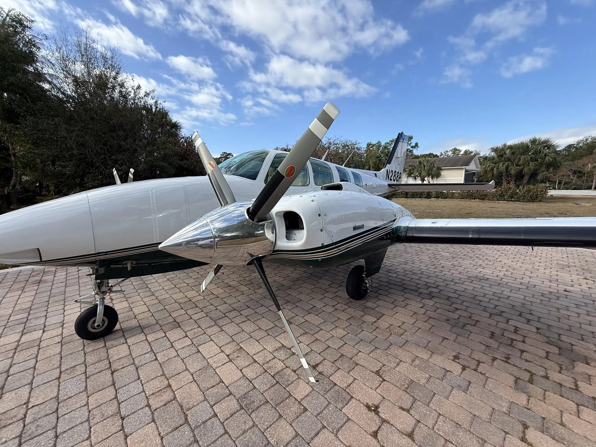 Exterior view of a 1980 BEECHCRAFT 58 BARON, N288P.