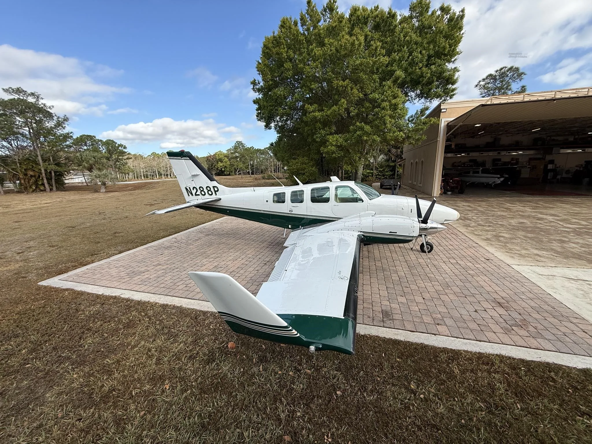 Exterior view of a 1980 BEECHCRAFT 58 BARON, N288P.