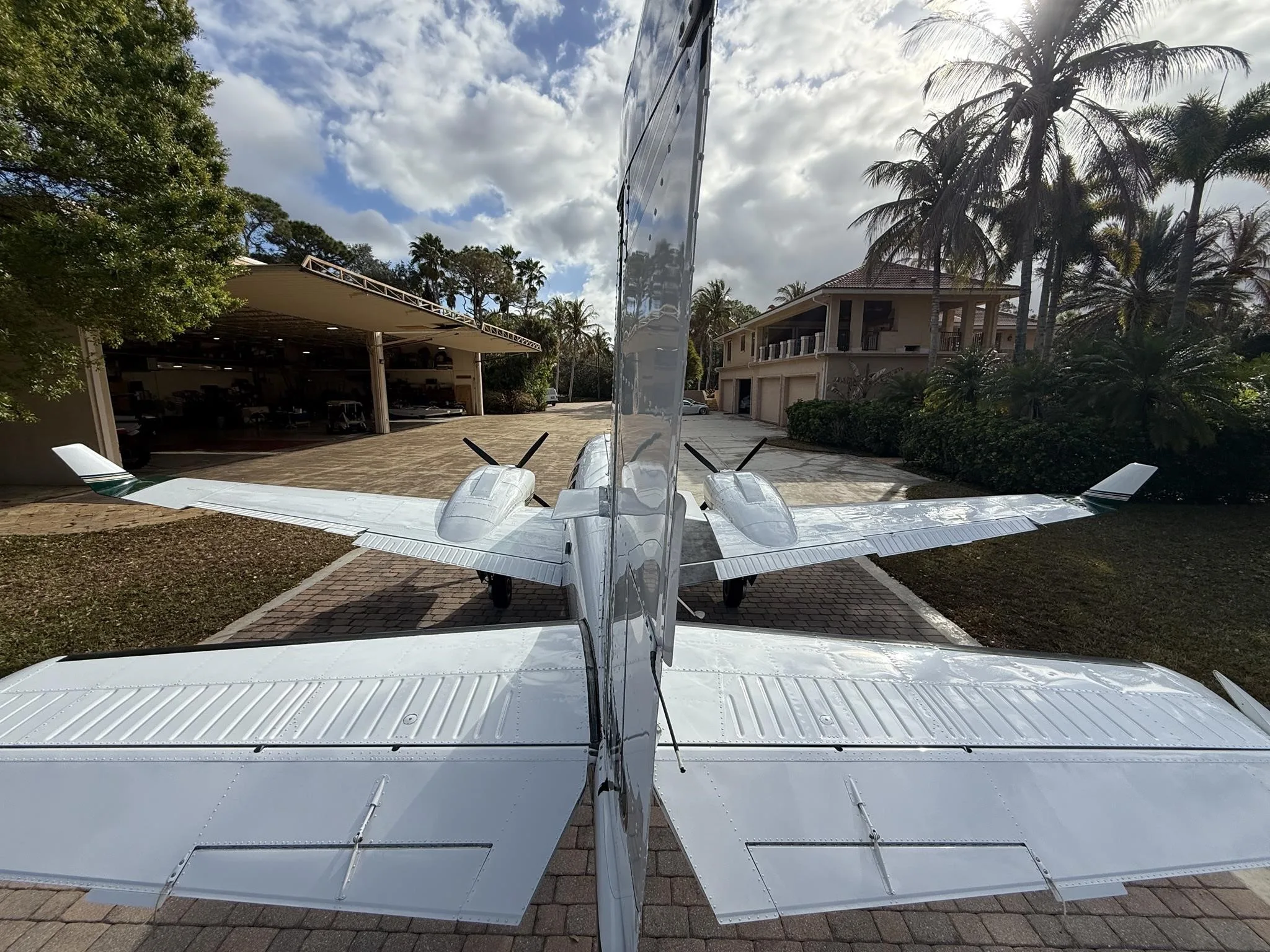 Marketing image of a 1980 BEECHCRAFT 58 BARON.