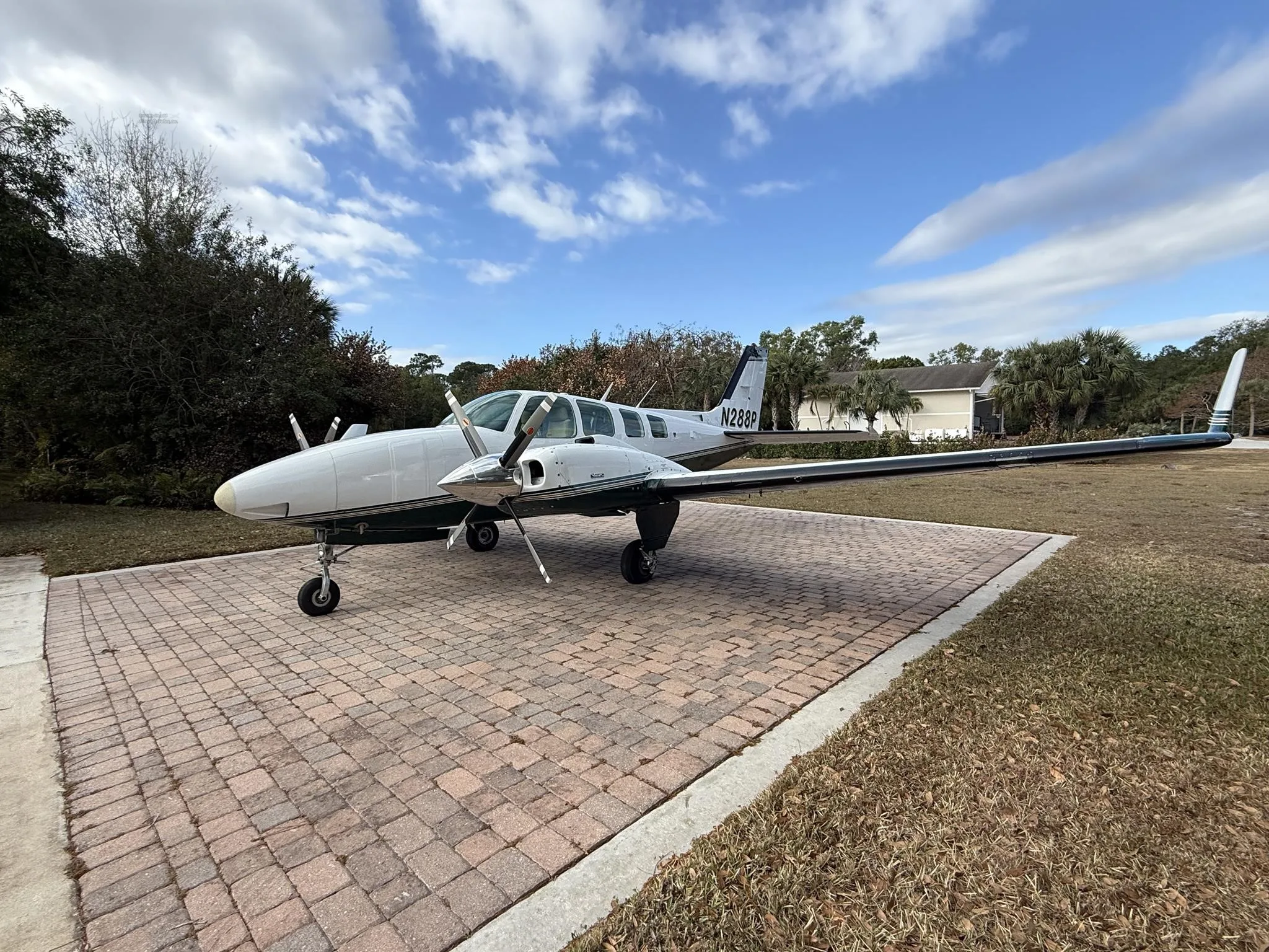Exterior view of a 1980 BEECHCRAFT 58 BARON, N288P.