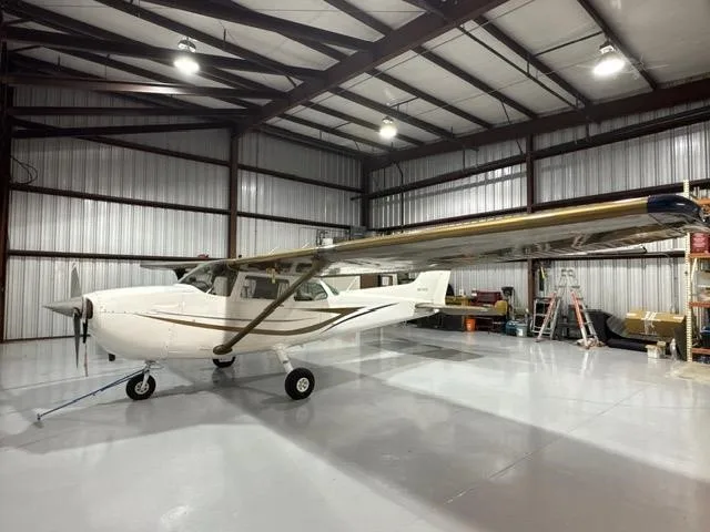1981 CESSNA 172P SKYHAWK