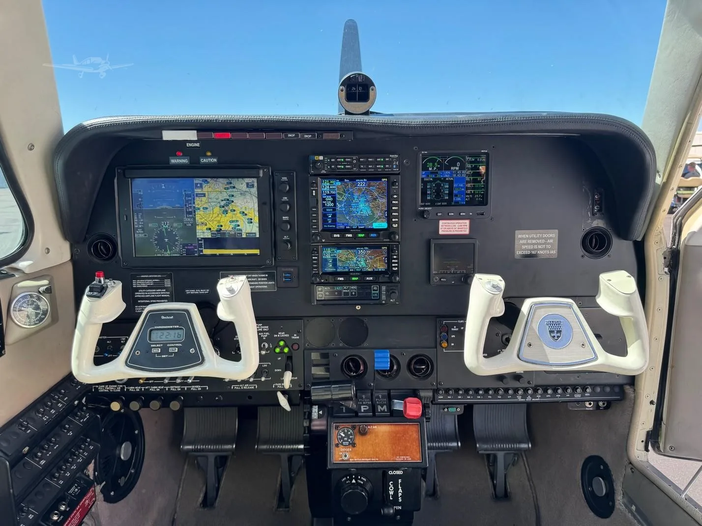 Avionics suite of a 1997 BEECHCRAFT A36 BONANZA.