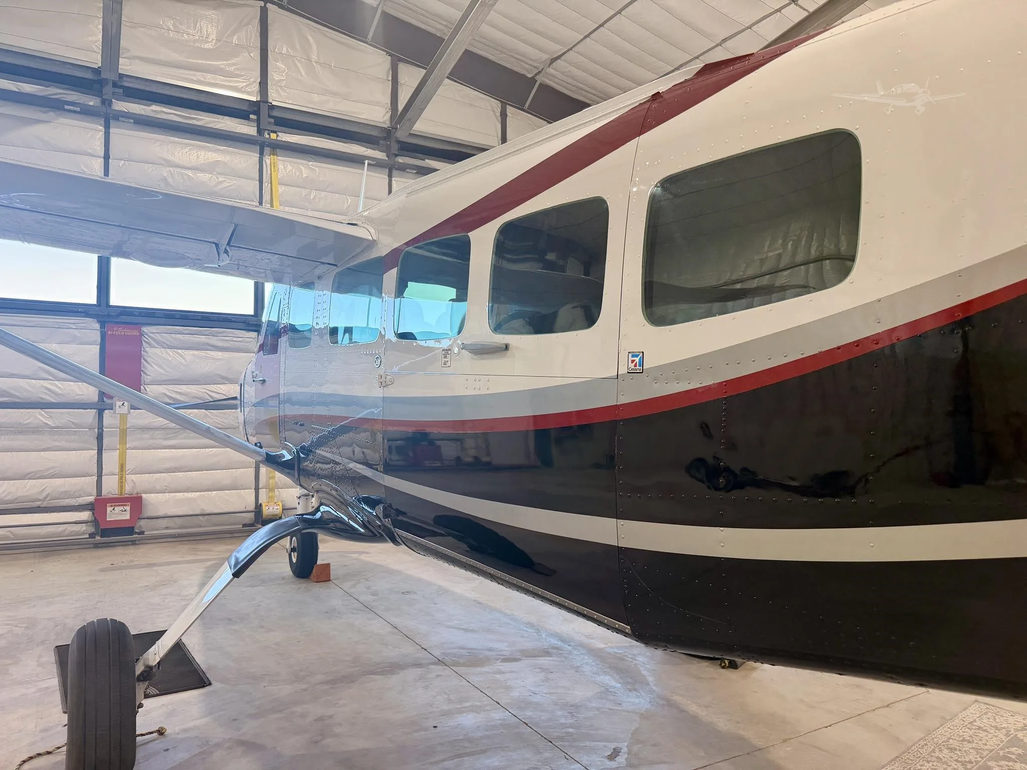 Exterior view of a 2011 CESSNA CARAVAN 208, N3TC.