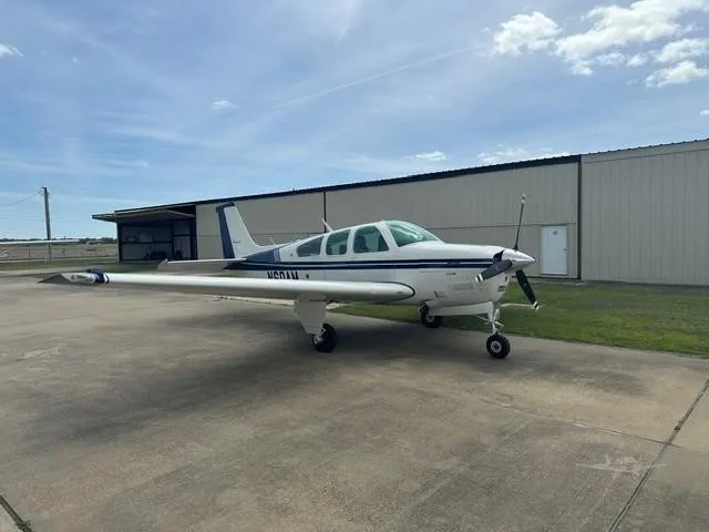 Exterior view of a 1978 BEECHCRAFT F33A BONANZA, N60AM.