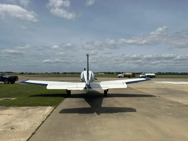 Exterior view of a 1978 BEECHCRAFT F33A BONANZA, N60AM.