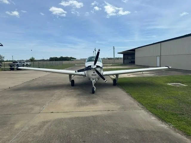 Exterior view of a 1978 BEECHCRAFT F33A BONANZA, N60AM.