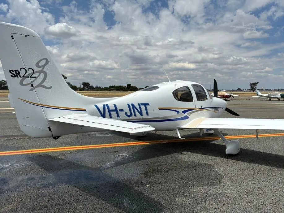 2004 Cirrus SR22-G2