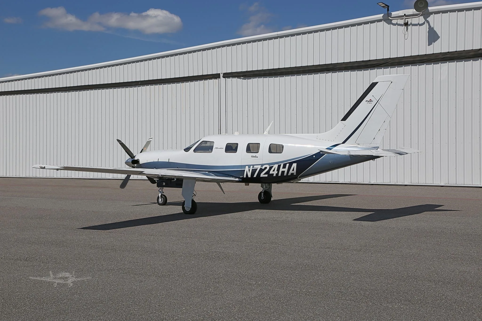Exterior view of a 2008 PIPER MERIDIAN, N724HA.