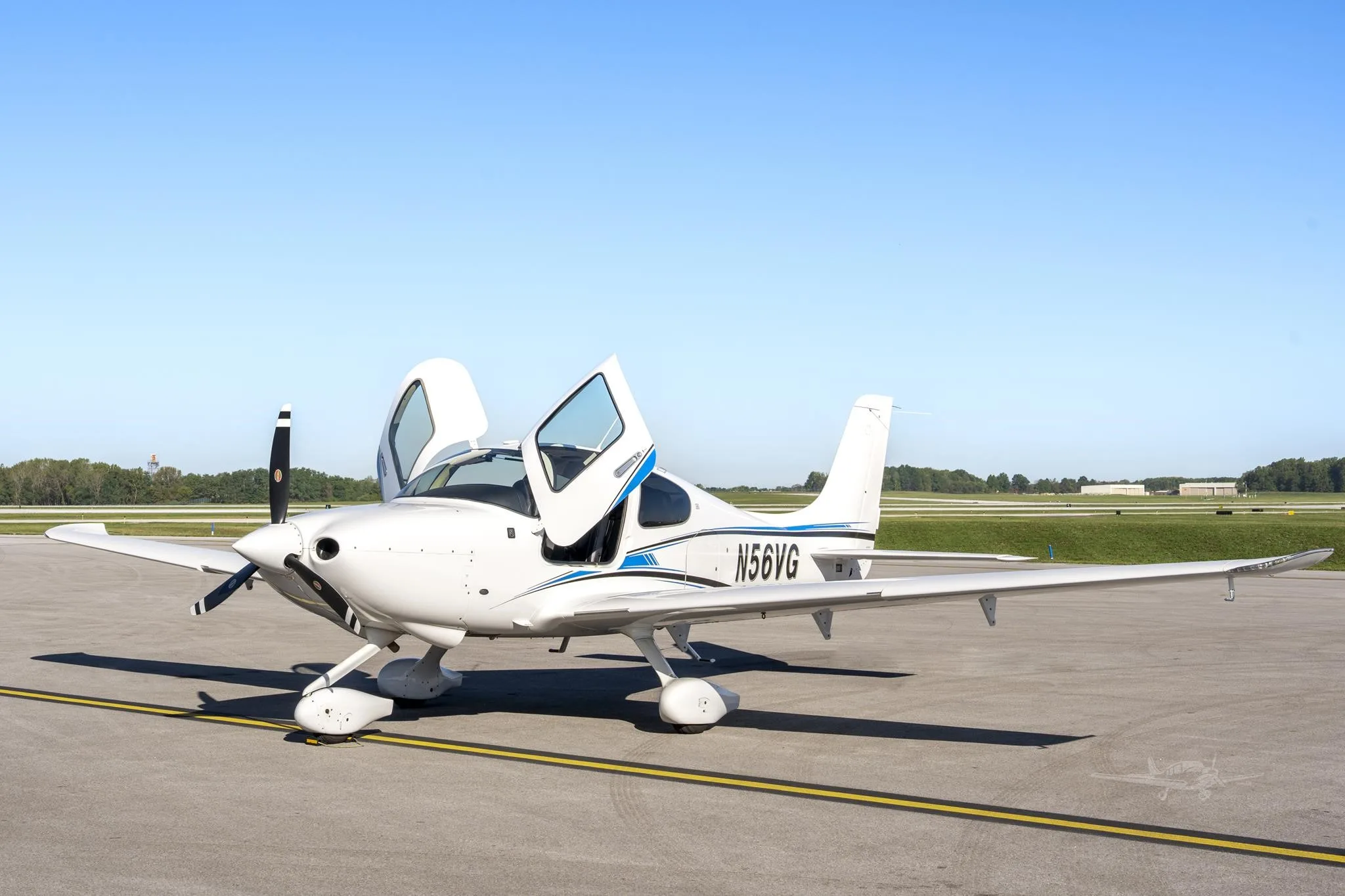 Exterior view of a 2020 CIRRUS SR20-G6, N56VG.