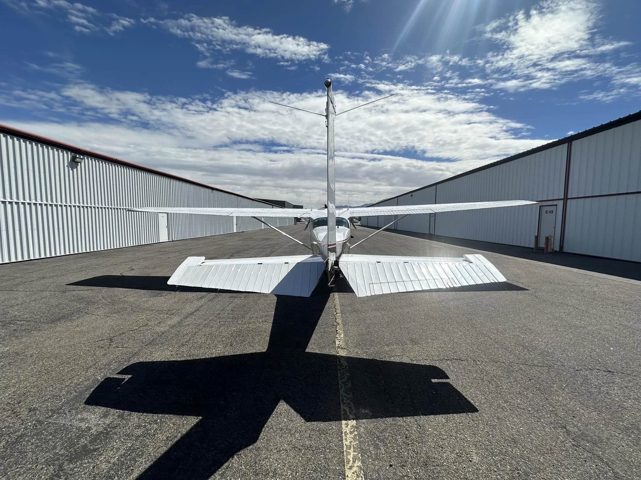 Exterior view of a 1984 CESSNA 172RG CUTLASS, N9461D.