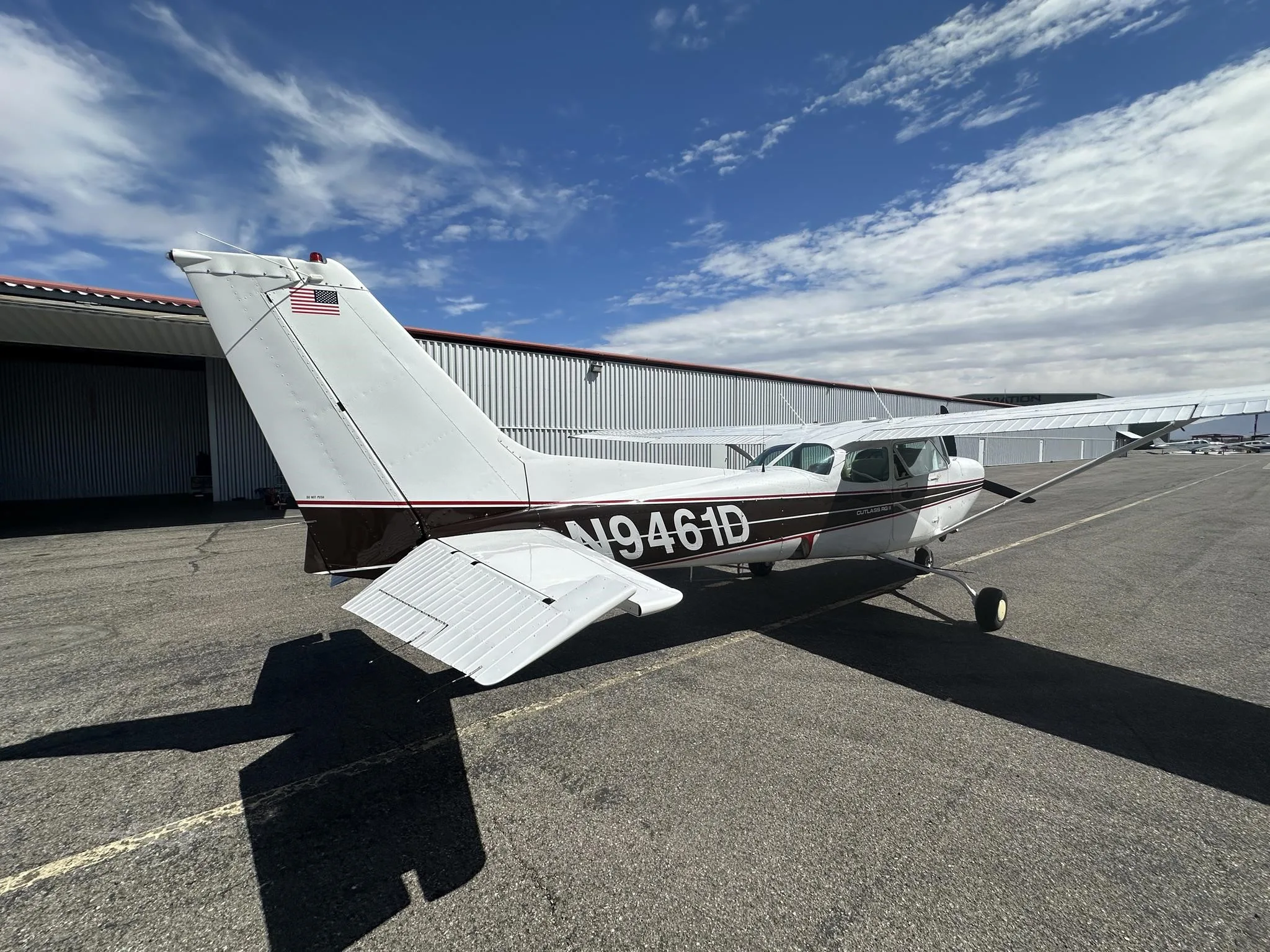 Exterior view of a 1984 CESSNA 172RG CUTLASS, N9461D.