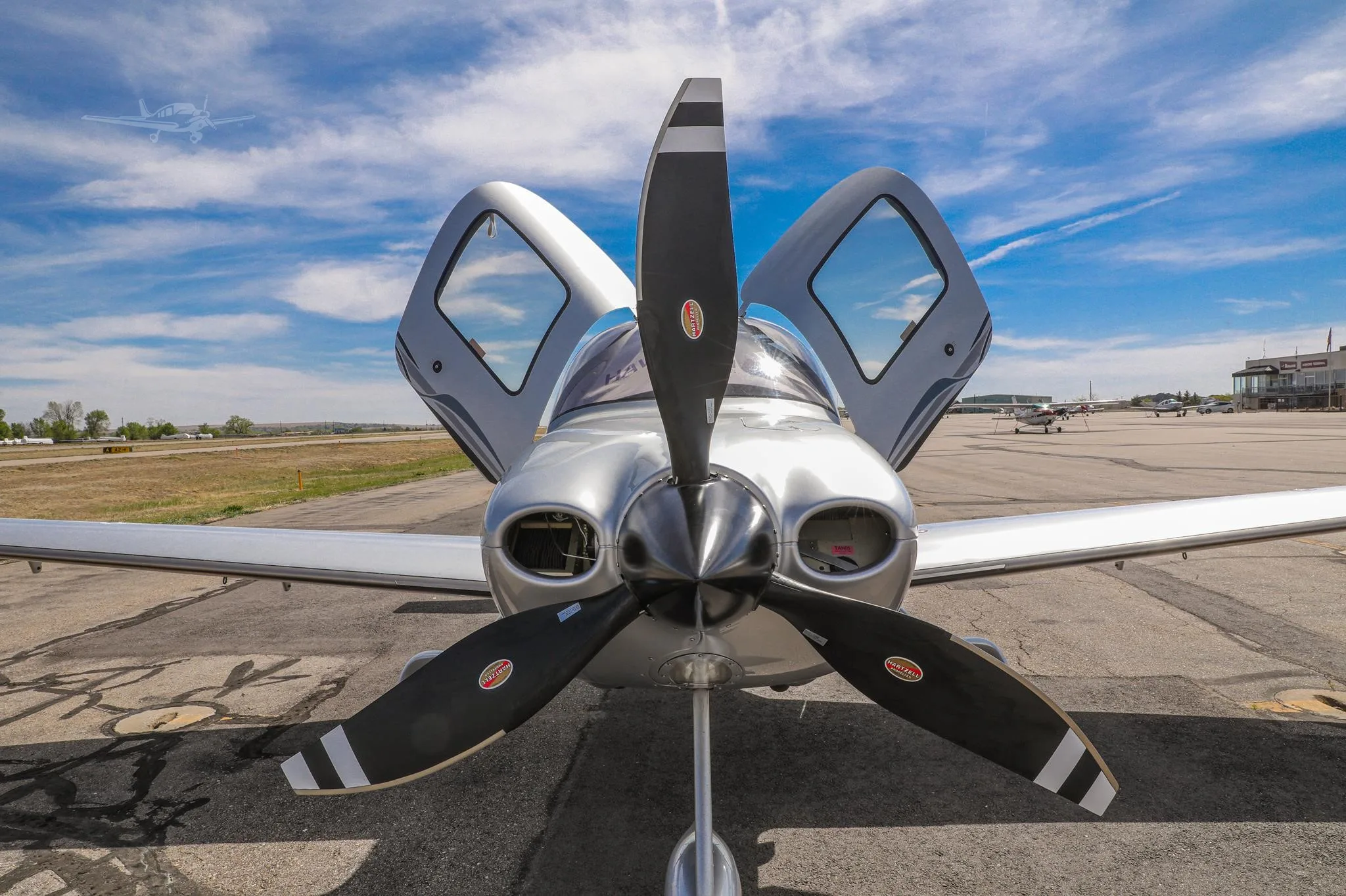 Marketing image of a 2007 CIRRUS SR22-G3 TURBO.