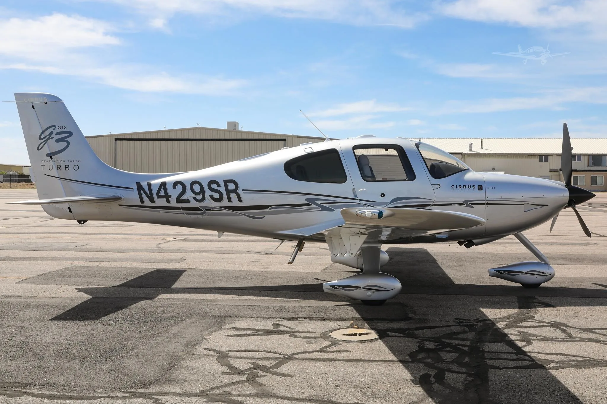 Exterior view of a 2007 CIRRUS SR22-G3 TURBO, N429SR.