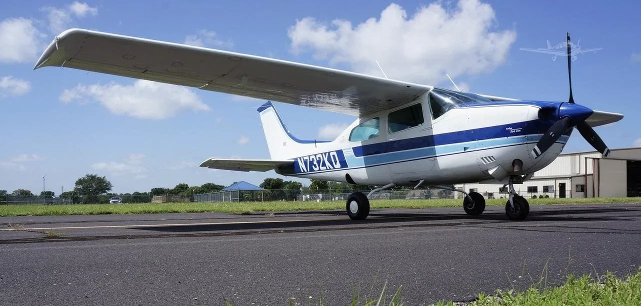 Exterior view of a 1977 CESSNA TURBO 210M, N732KQ.