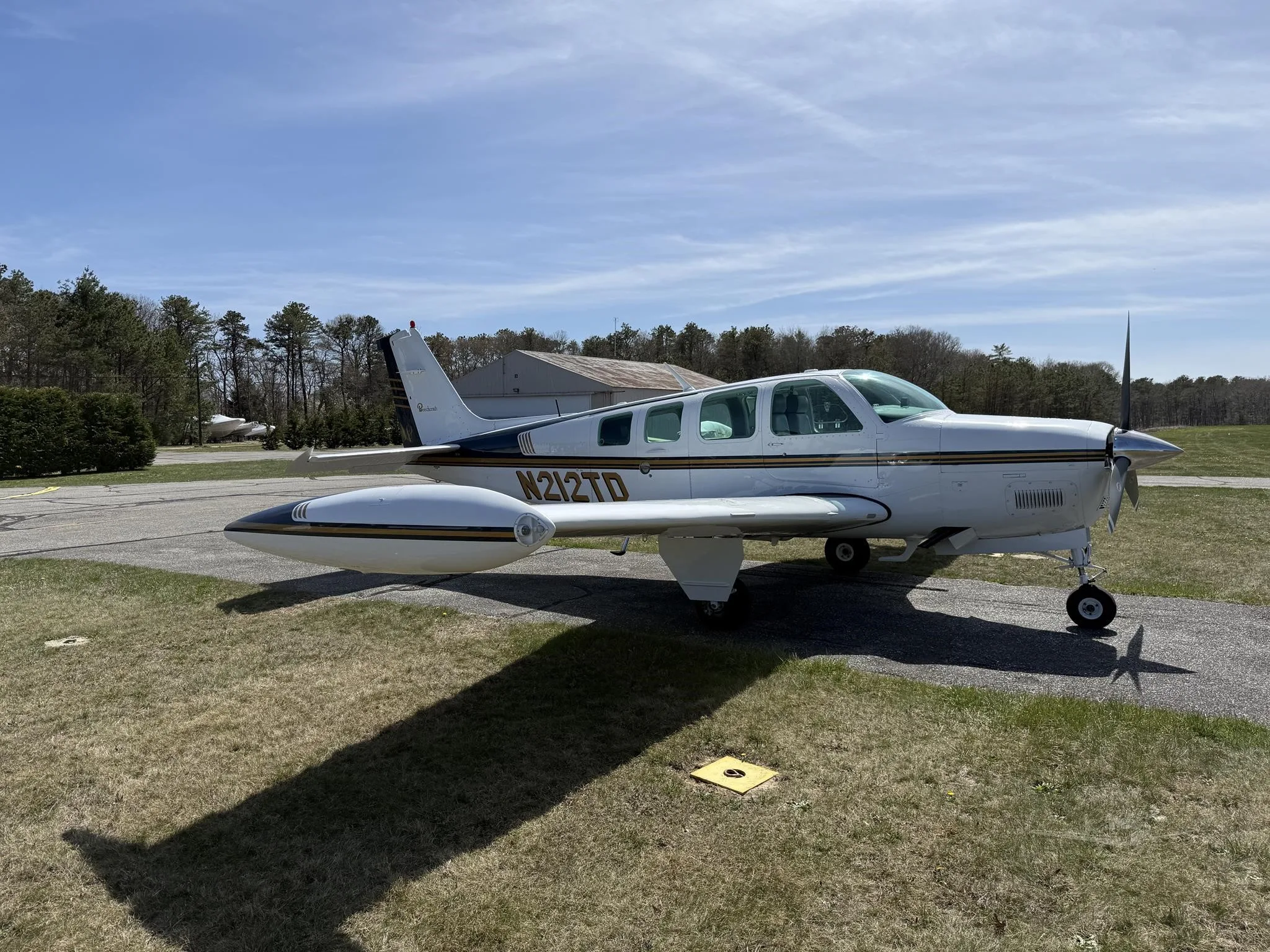 Exterior view of a 1982 BEECHCRAFT A36 BONANZA, N212TD.