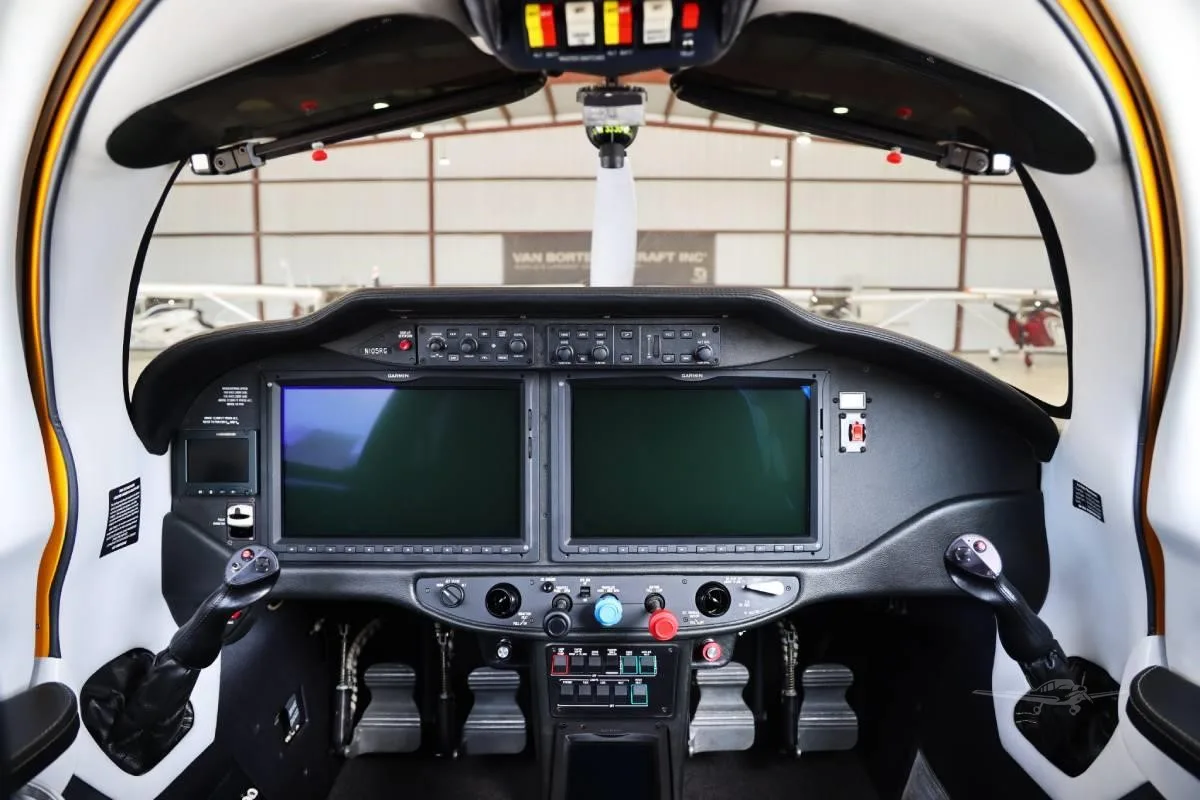 Cockpit and instrument panel of a 2013 CESSNA TTX.
