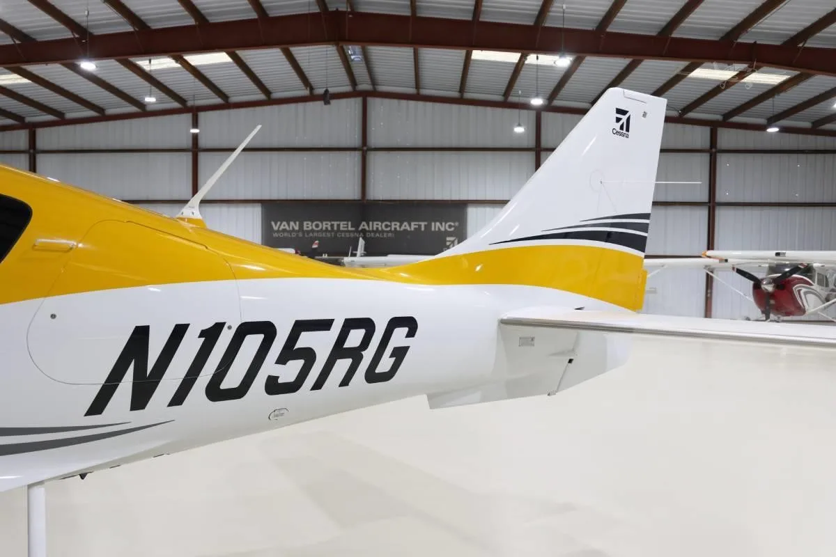 Exterior view of a 2013 CESSNA TTX, N105RG.