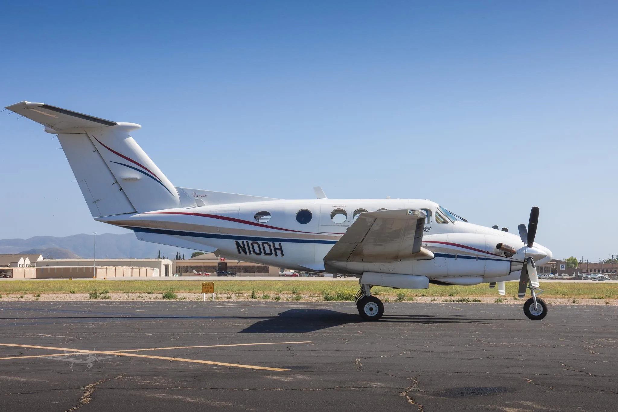 Exterior view of a 1981 BEECHCRAFT KING AIR F90, N10DH.