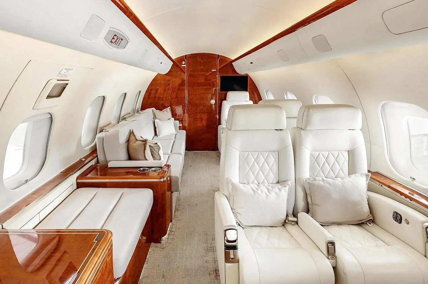 Cabin interior of a 2005 BOMBARDIER GLOBAL 5000.