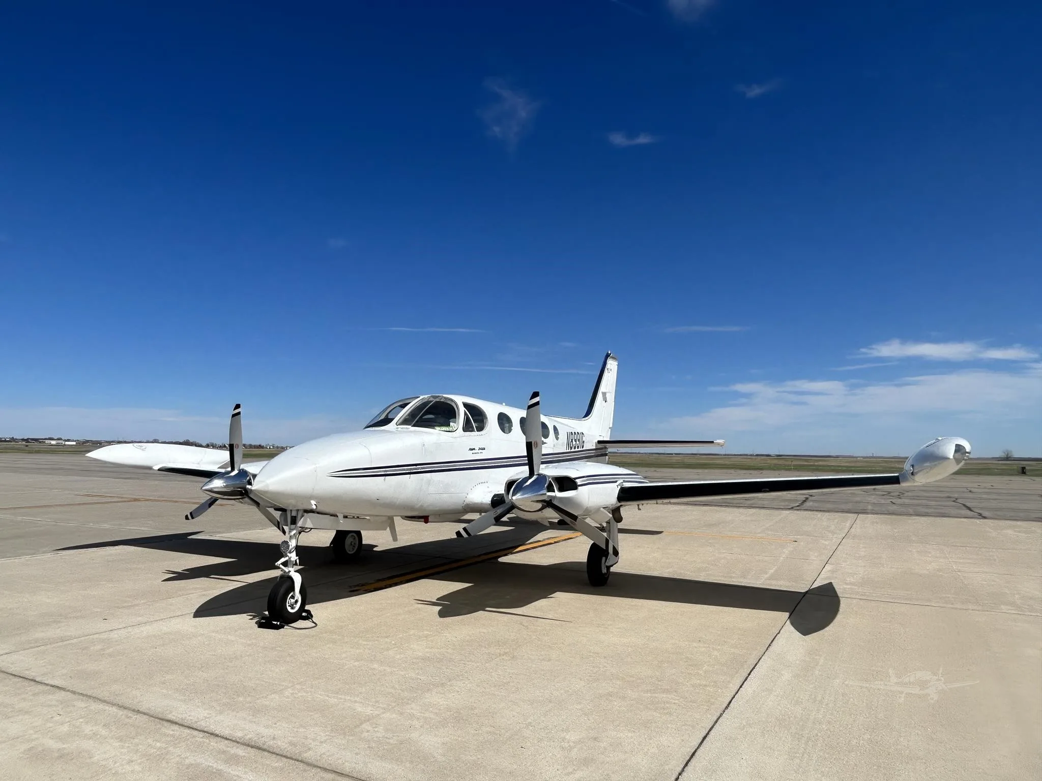 Exterior view of a 1977 CESSNA 340A.