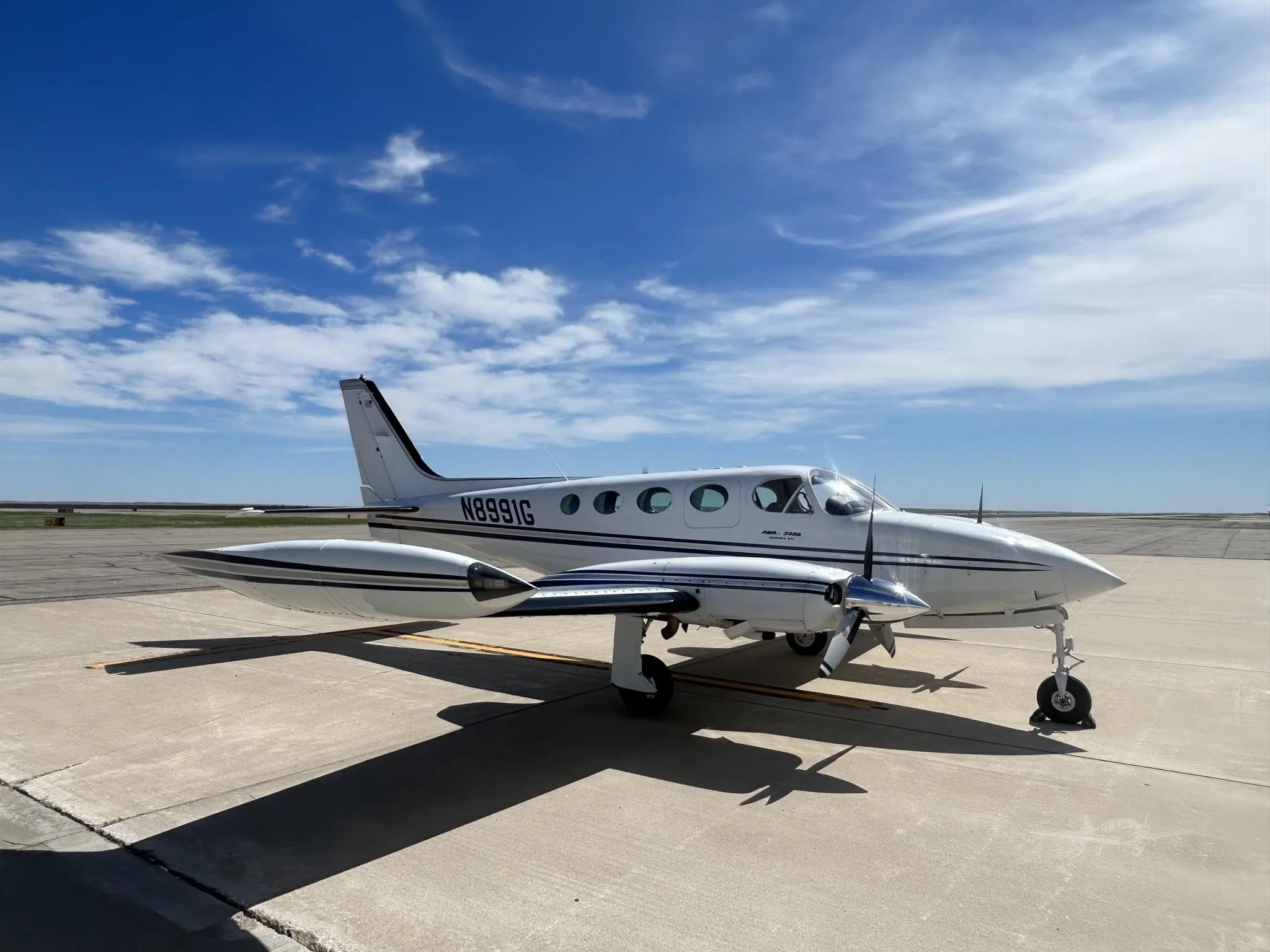 Exterior view of a 1977 CESSNA 340A.