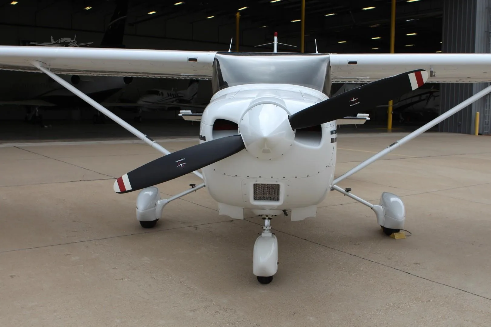 Exterior view of a 1998 CESSNA 182S SKYLANE, N249WA.
