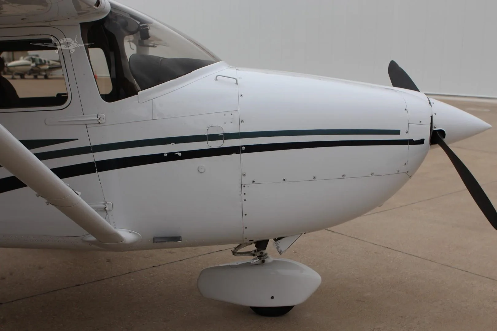 Exterior view of a 1998 CESSNA 182S SKYLANE, N249WA.