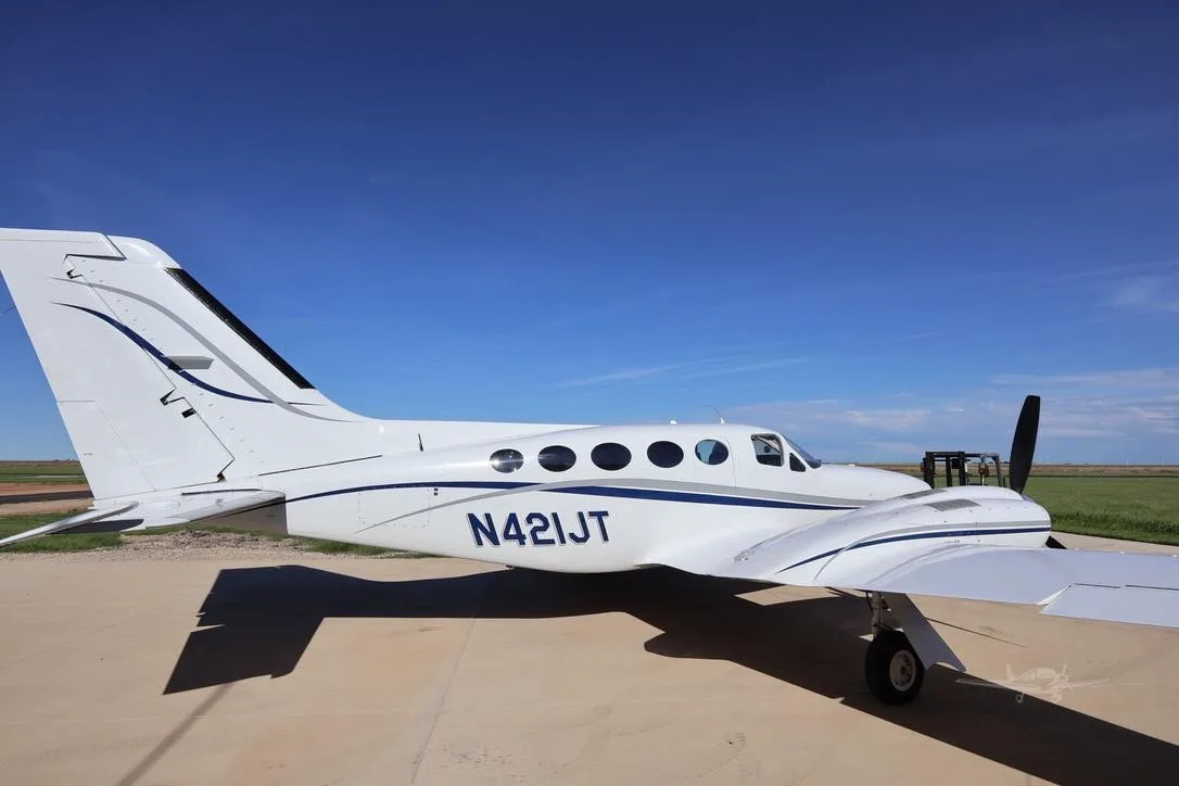 Exterior view of a 1979 CESSNA 421C, N421JT.