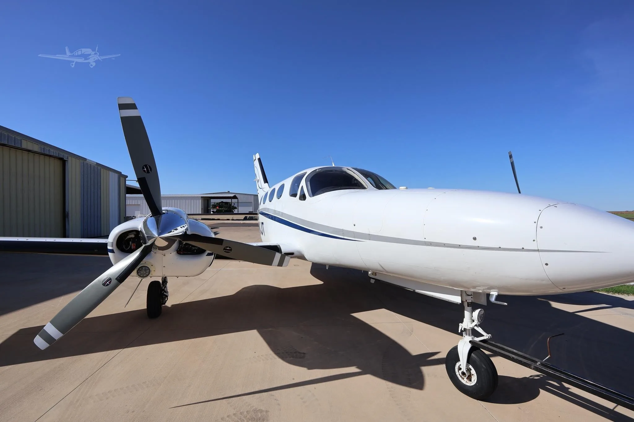 Exterior view of a 1979 CESSNA 421C, N421JT.