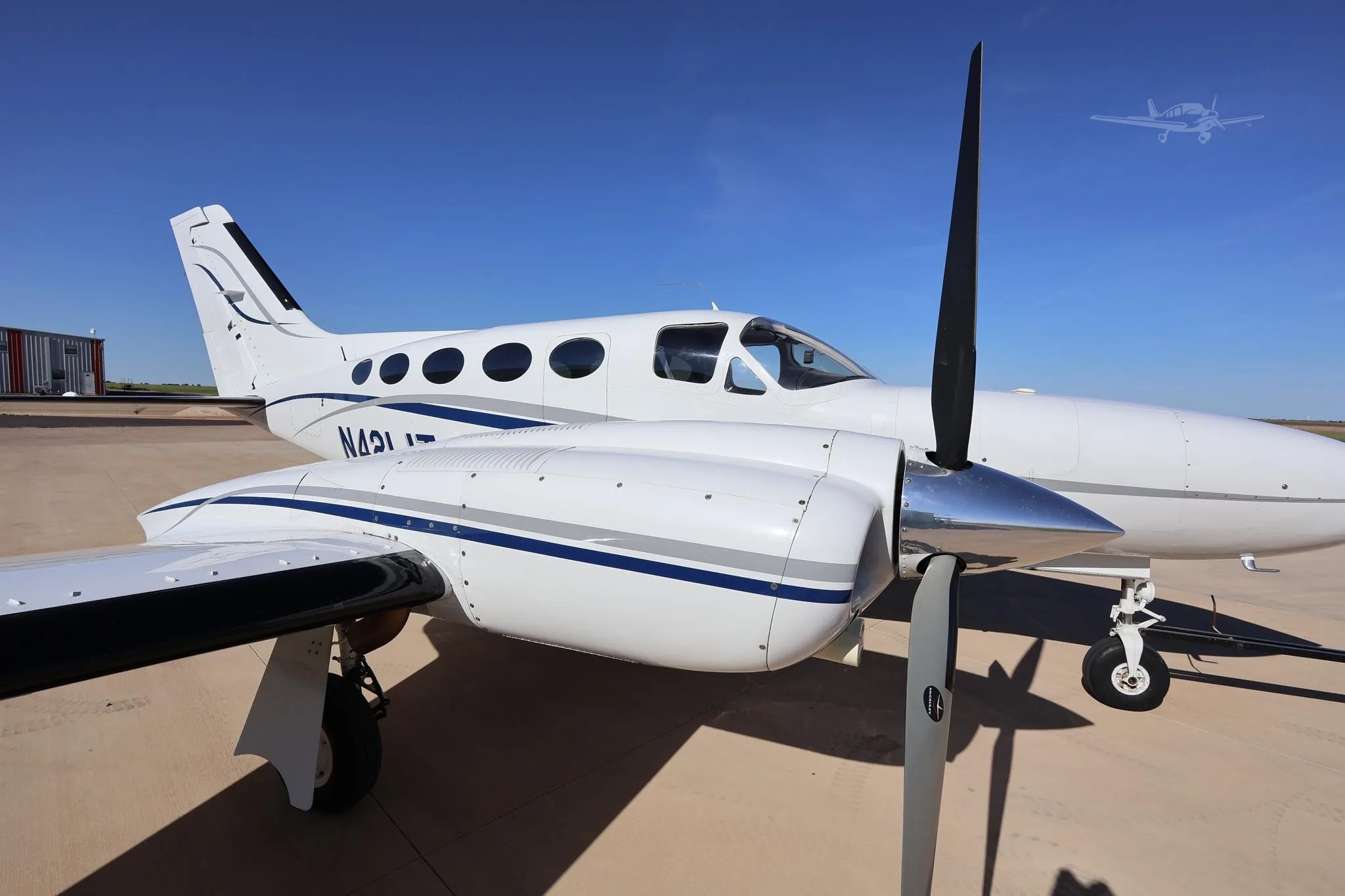 Exterior view of a 1979 CESSNA 421C, N421JT.