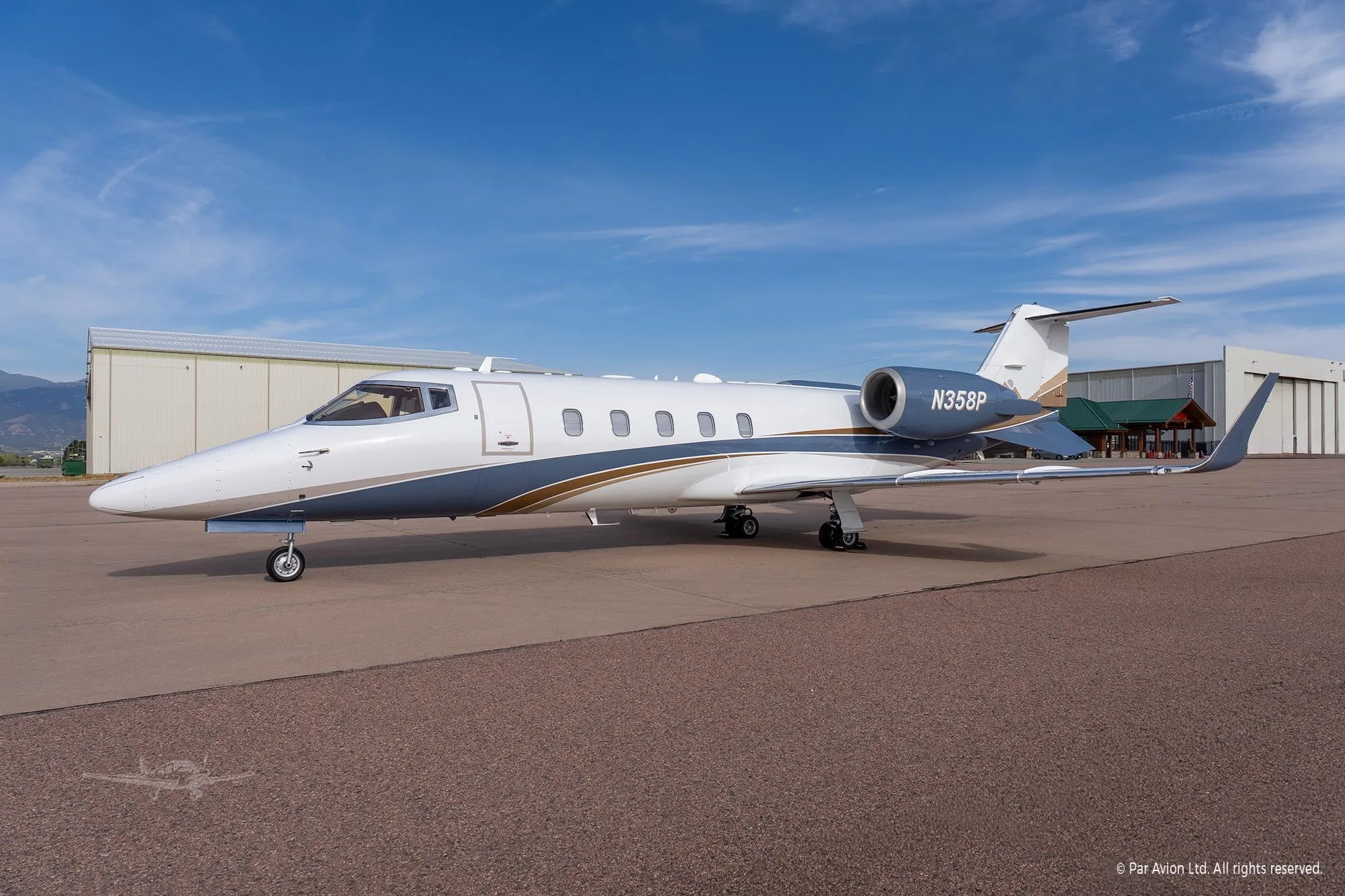 Exterior view of a 2009 LEARJET 60XR, N358P.