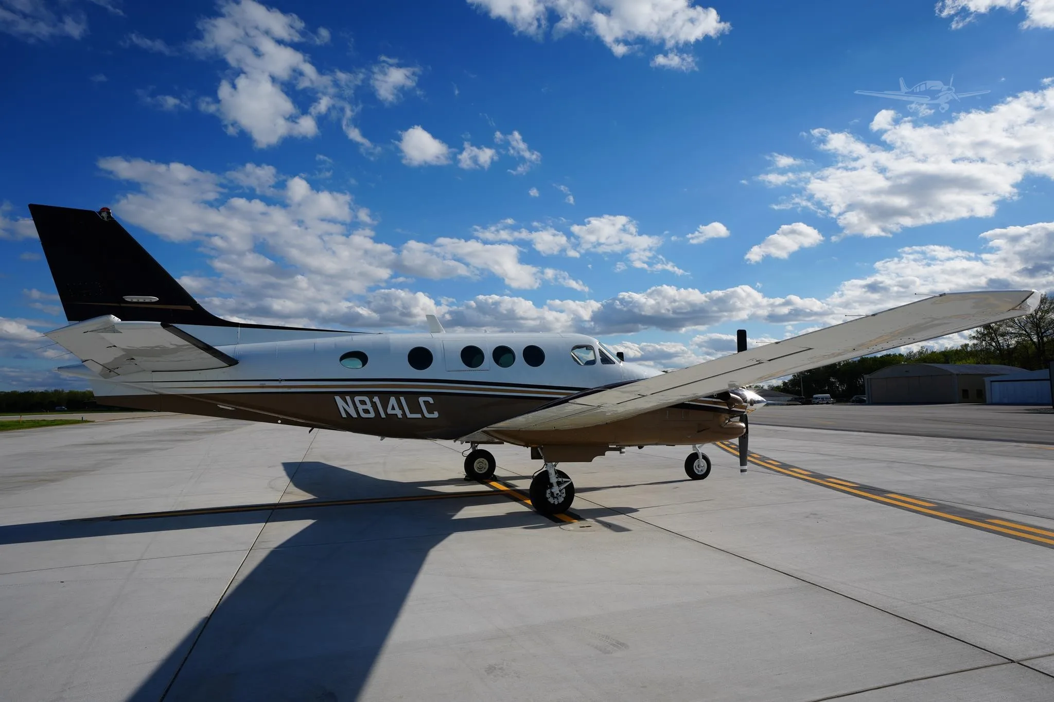 Exterior view of a 1990 BEECHCRAFT KING AIR C90A, N814LC.