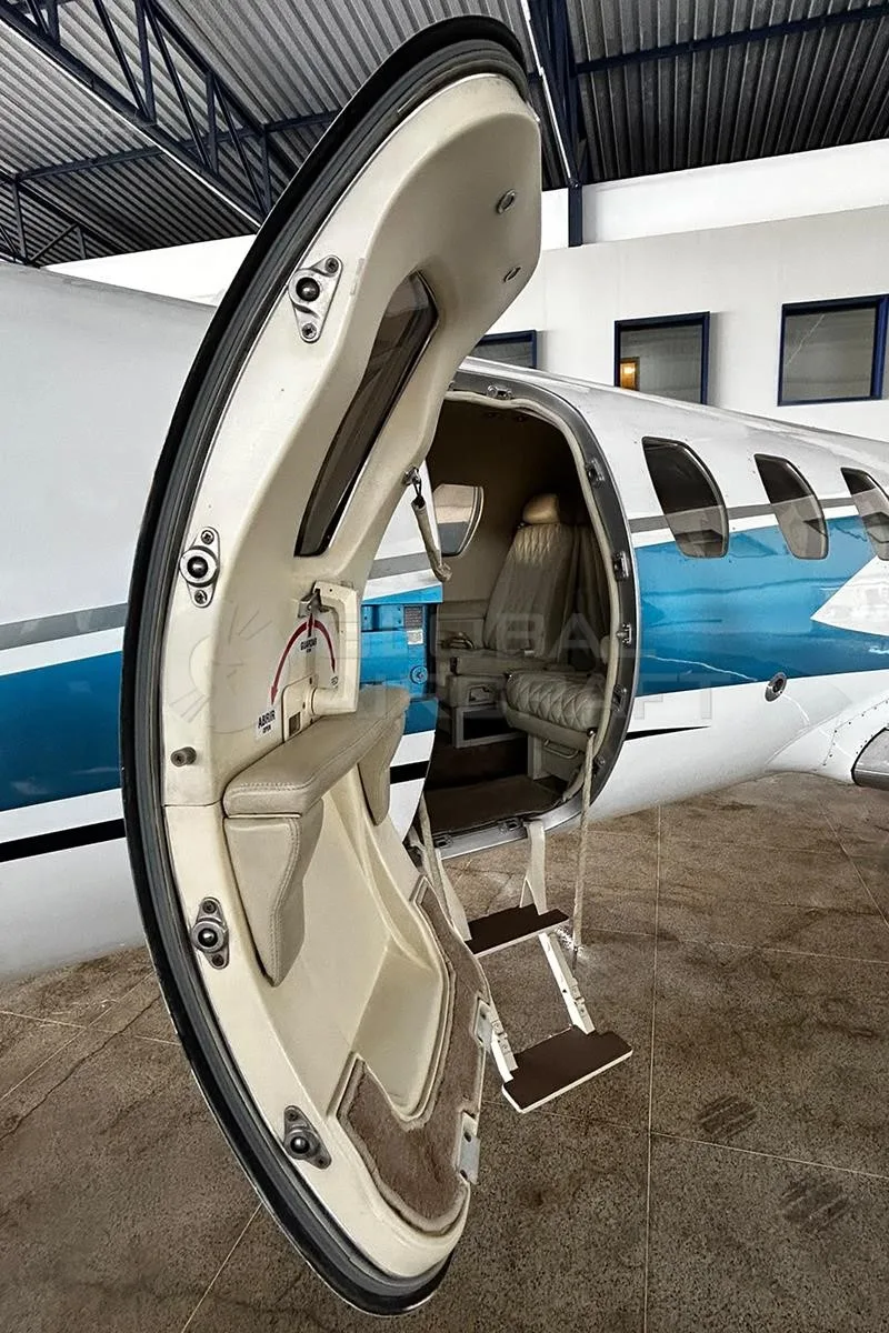 Cabin interior of a 1989 CESSNA CITATION II.